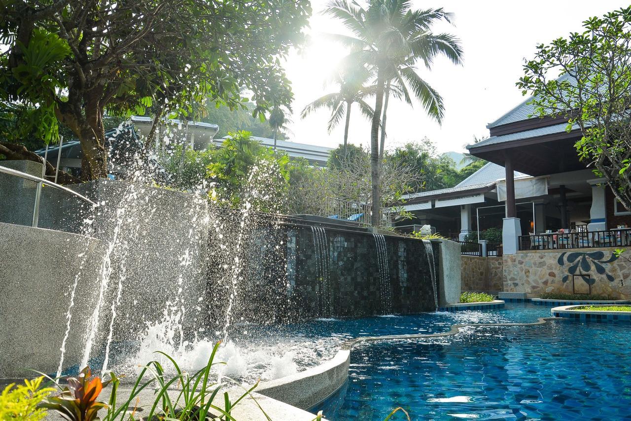 안다만 카나시아 리조트 앤 스파  카타 비치 외부 사진 The swimming pool at the resort